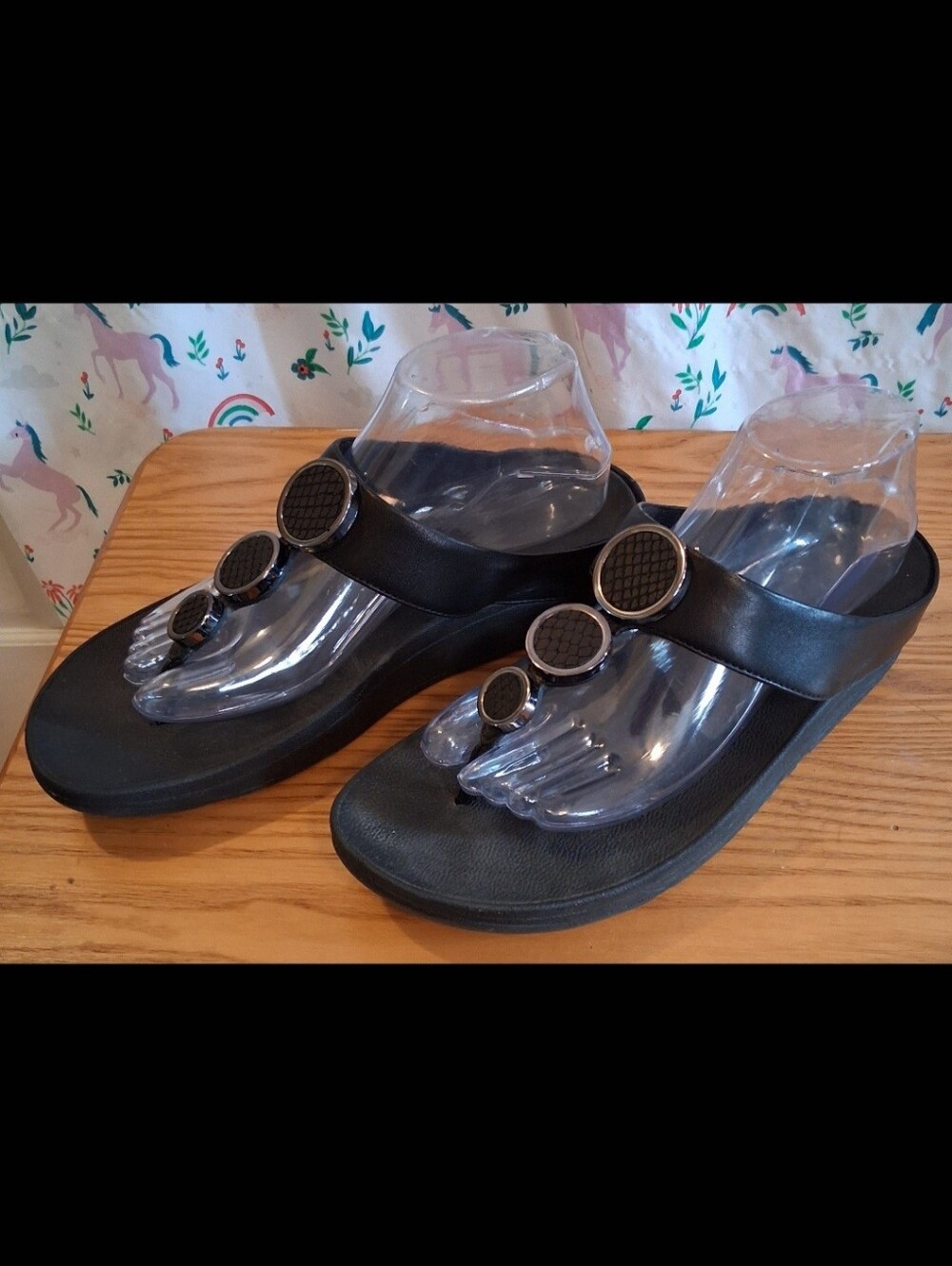 EUC FitFlop Halo Black Summer Casual Comfy Wedge Thong Sandal FlipFlop SZ 9